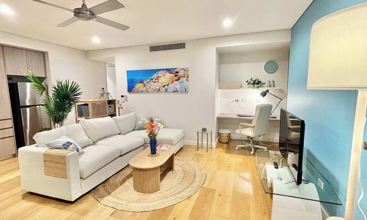 Bondi Junction Apartment | Upscale 1BR next Bondi Westfield & Trains with secure parking