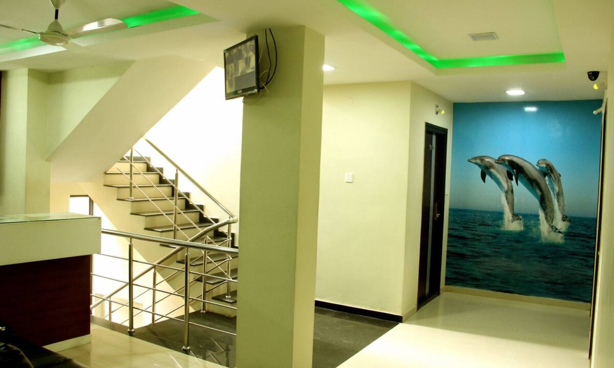 Visakhapatnam Cabin | Vaibhav Inn - Luxury budget stay