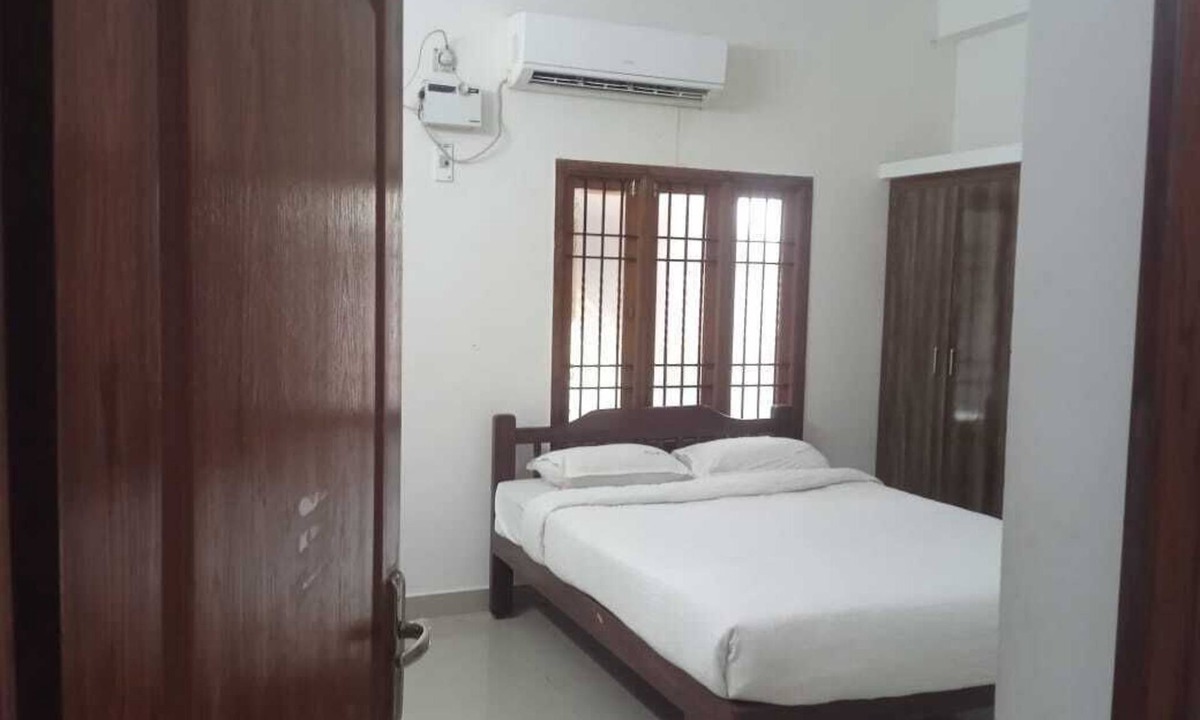 Marie Oulgaret Hotel | Vasantharaja Villa Arumparthapuram
