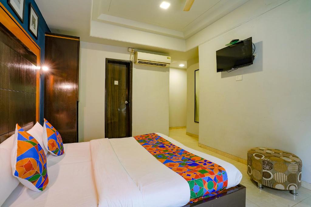 Chembur East Hotel | Via Manas Residency