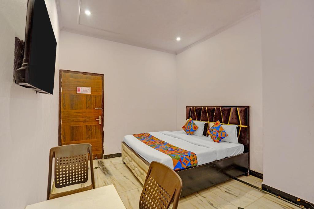 Kaushambi Hotel | Via RN Residency