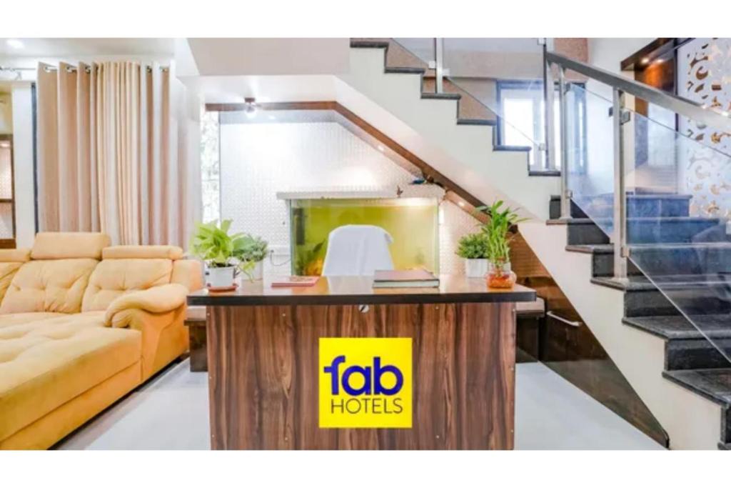 Pimpri Colony Hotel | Via Rudra Residency