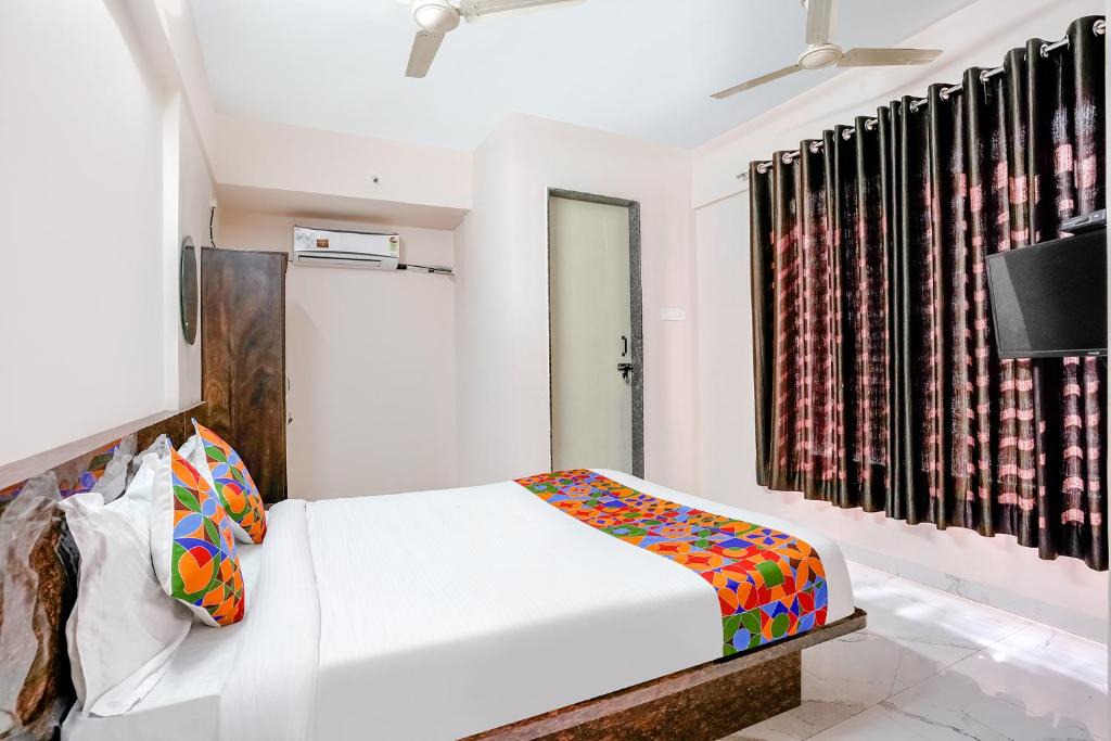 Wakad Hotel | Via Wakad Villa