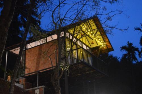 Mahe Villa | Waterfall View Stay Chappanthotam Kozhikode