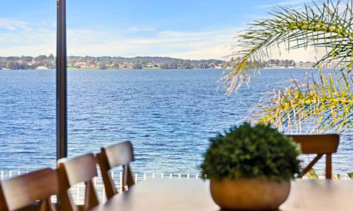 Buff Point House | Waterfront Bliss | Stunning Views + Kayaks
