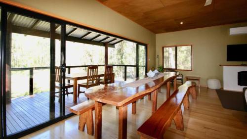 Sanctuary Point House | Waterfront Hideaway by Book Jervis Bay - Sanctuary Point - The Ultimate Spot to Relax
