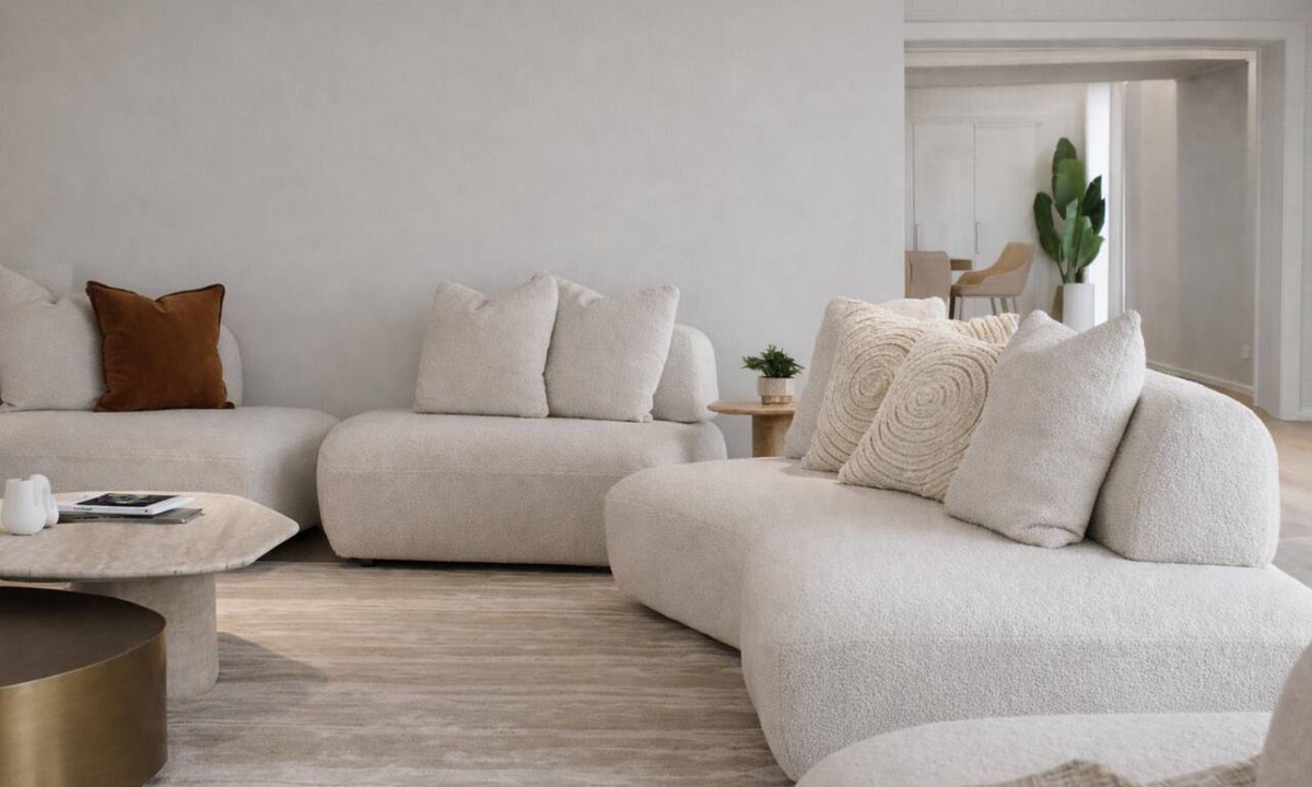 Balmoral House | Waterfront Home Perfect For Families in Balmoral