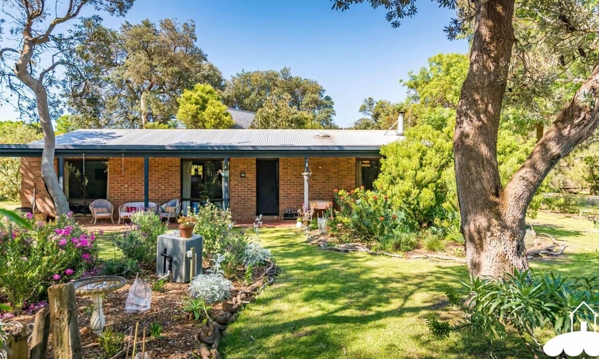 Sandy Point House | Wattle Haven at Sandy Point