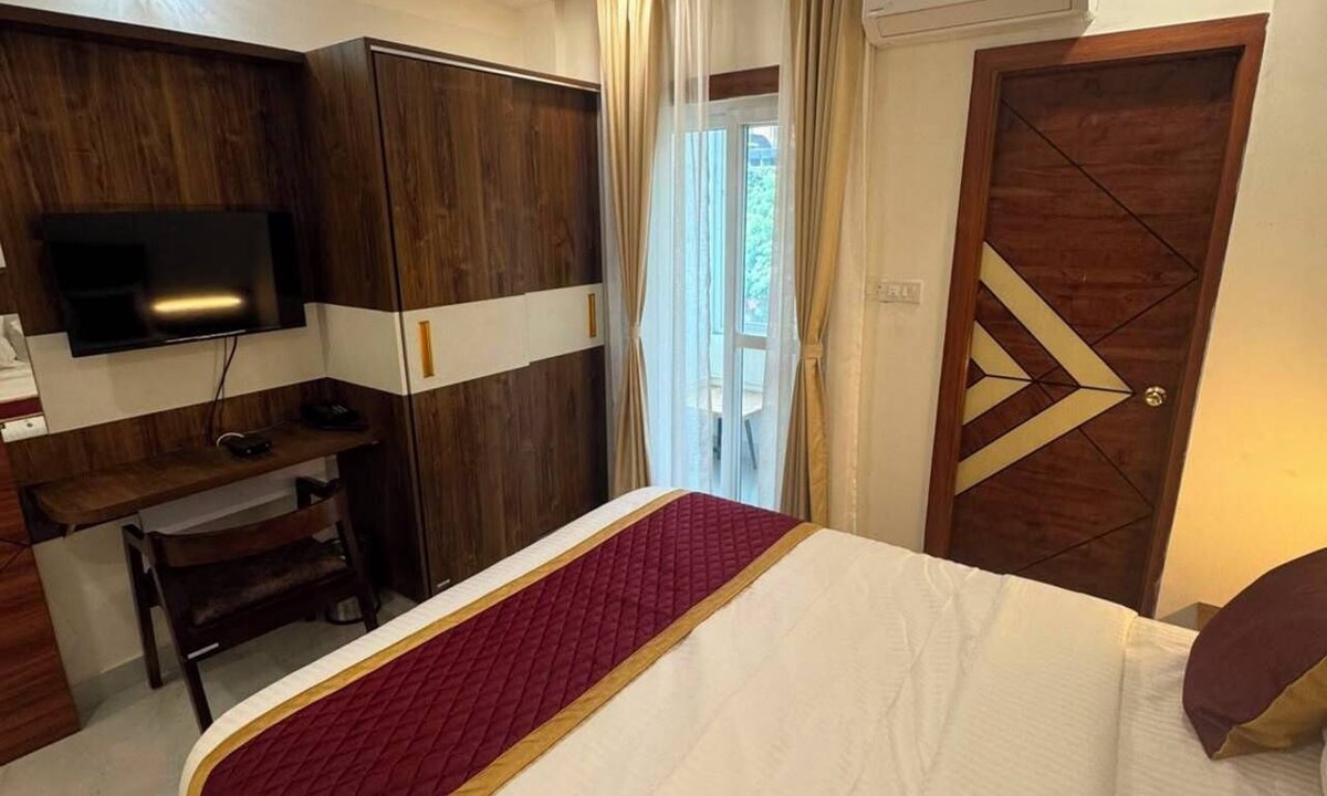 Domlur Hotel | Whitecubee