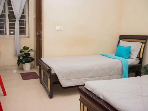 Kukatpally Housing Board Colony Hotel | Z Express Styx