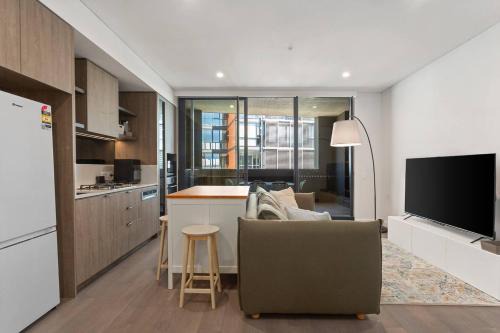 Zetland Apartment | Zetland Base - Urban Comfort near Dining & Transport