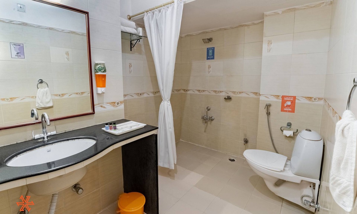 Lake Swaroop Sagar Hostel | Zostel Udaipur - Hostel