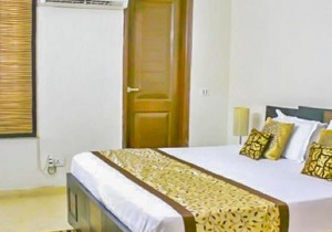 Apartment with Wi-Fi in Saket, New Delhi, by GuestHouser 14949