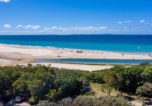 Claytons 5 | 4 bedroom, 2 bath, beachfront, awesome views from covered deck in Point Lookout