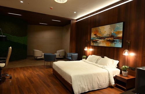 Nedumbassery Hotel | 0484 Aero Lounge-Terminal 2 Cochin Airport Hotel