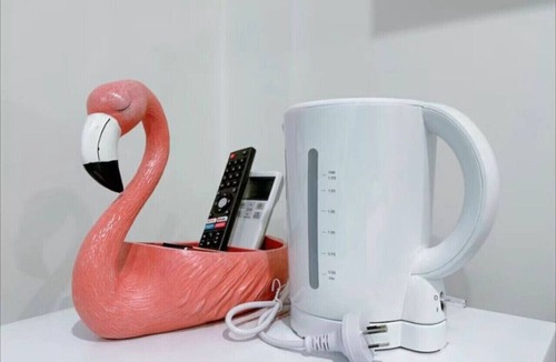 Brunswick East Bed & Breakfast | 207 Chic Queen BR w/Fast WiFi and Hotel-Grade Linens 24/7 Security 18 mins tram to CBD