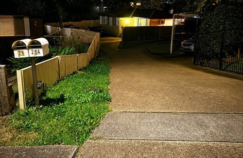 Dean Park Cottage | 21A Armstrong Place, Dean Park: Modern Granny flat with Kitchen,Aircon