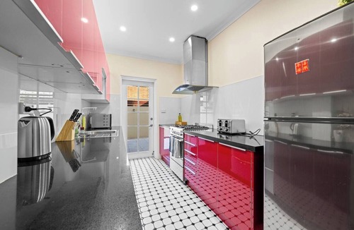 Pyrmont House | 2BR House near Fish Market, Darling Harbour & ICC