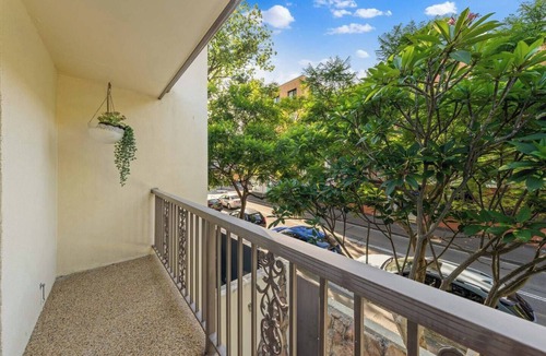 Pyrmont House | 2BR House near Fish Market, Darling Harbour & ICC