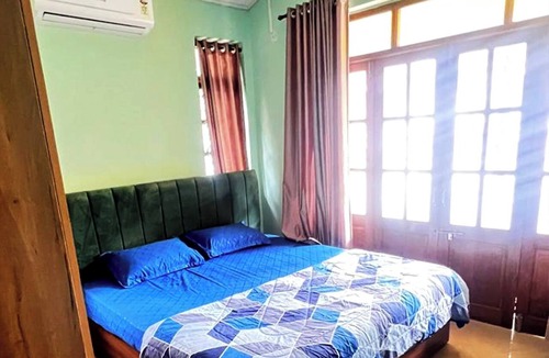 Benaulim Bed & Breakfast | 3 Balconies 1-BHK 900sq. ft Near Benaulim Beach Goa Private Entry & Parking WiFi