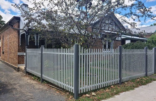 Orange House | 3 bed 2 bath central cottage