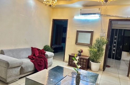 Gurugram House | 3 BHK entire floor on main road Gurgaon