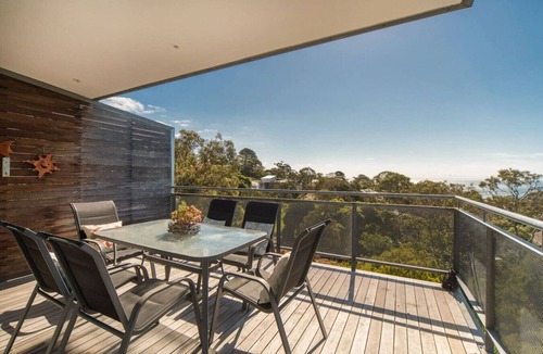 McCrae Apartment | 32 Arthurs ave · The Eagles Nest!