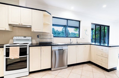 Mount Hunter House | 3BD Exclusive Manor Retreat Farm
