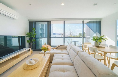 Reid Apartment | 3BRs Apt with Mountain Views | Heart of Canberra