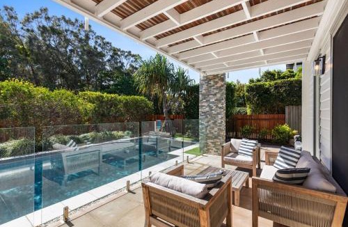 Mount Coolum House | 4 Boardrider Crescent