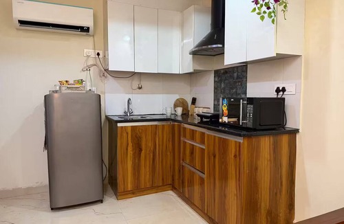 Gurugram Apartment | 401 - Designer Studio w/Balcony - Golf Course Rd