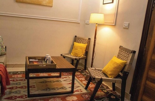 Gurugram Apartment | 401 - Designer Studio w/Balcony - Golf Course Rd