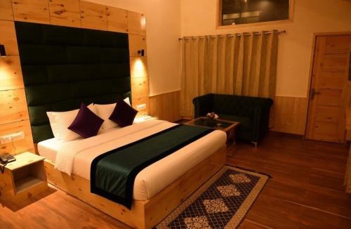 Aleo Hotel | 4Everstay By Vivaaan Bliss Most Premium Rooms With Balcony And Mountain Views With Free Parking & Wifi ! Top Rated And Best Selling Hotel In Manali