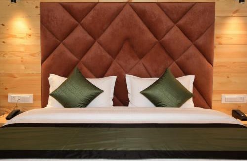 Aleo Hotel | 4Everstay By Vivaaan Bliss Most Premium Rooms With Balcony And Mountain Views With Free Parking & Wifi ! Top Rated And Best Selling Hotel In Manali