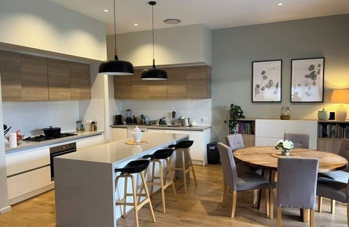 Narraweena House | 5 Bed Home on Northern Beaches