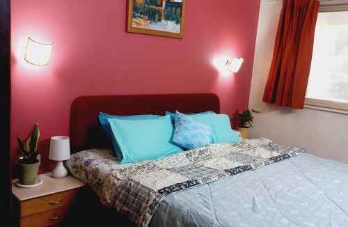 Koregaon Park House | 5 min walk to osho resort , kp7