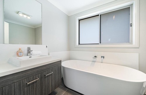 Schofields Villa | 6Br near Schofield Rousehill Centre