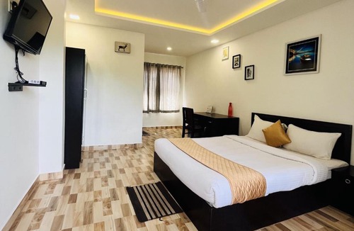 Moolakadai Hotel | 7 Malai Residency