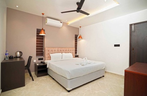 Aluva Hotel | 7 The Business Hotel