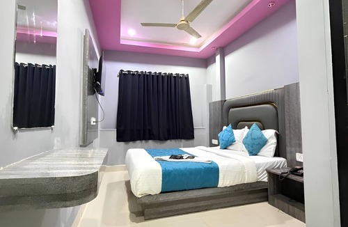 Andheri West Hotel | 7AM By Glitz Hotels