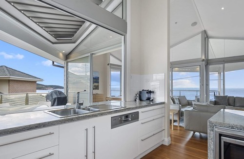Killcare House | A Beachside Getaway 12 by HolidayCo.