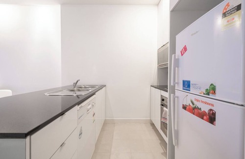 Melbourne Central Business District Apartment | A great city pad to suit all! This spacious `open plan' designed apartment is a must to inspect