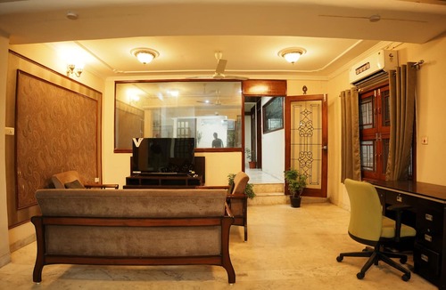 Bhopal Hotel | A mango tree stay