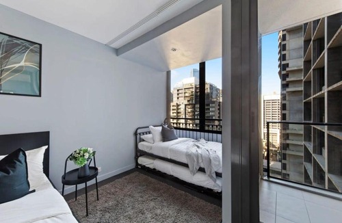 Melbourne Central Business District Apartment | A Stylish & Comfy Studio Next to Southern Cross