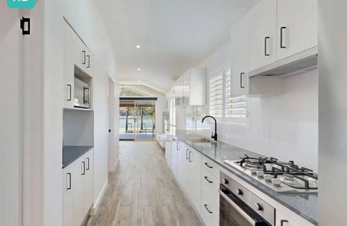 Wisemans Ferry Cabin | Absolute Waterfront 3 bedroom fully self-contained. Cabin 12