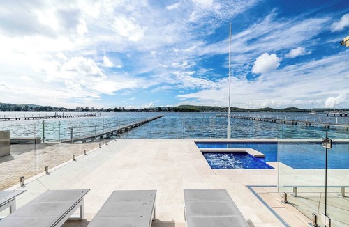 Point Clare House | Absolute Waterfront | Pool, Heated Spa, Sleeps 10.