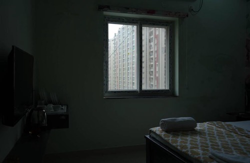 Gachibowli Apartment | AC Room Near ISB/US Embassy, Gachibowli