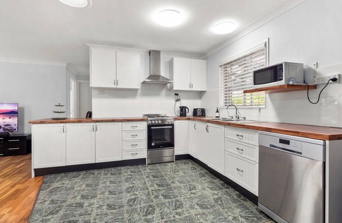 Maroota House | Accessible Retreat – 3 Bedroom, 2 Bathroom