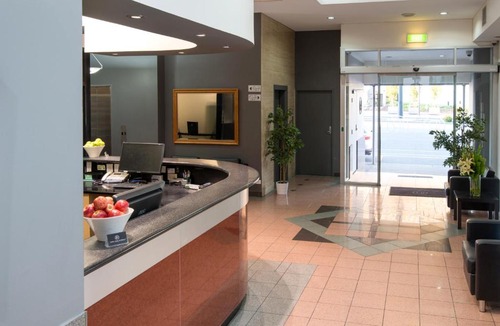 Adelaide Central Business District Hotel | Adelaide Riviera Hotel