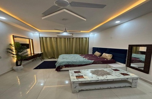 Greater Noida Apartment | Adorable 1-bedroom studio with AC in vibrant Greater Noida
